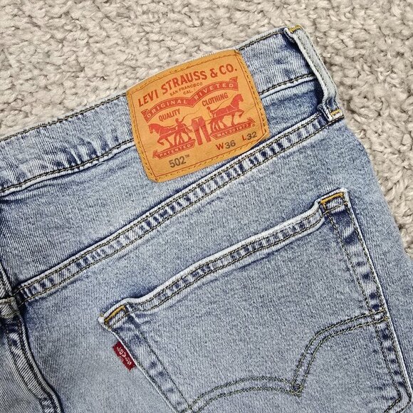 Levis 502 Jeans Men 36x32 (Fits 34x30) Blue Light Wash Tapered Mid Rise Denim - Picture 8 of 13